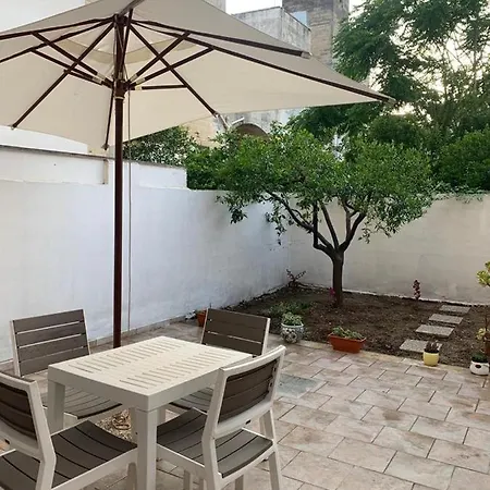 Origini - With Private Garden Apartment *